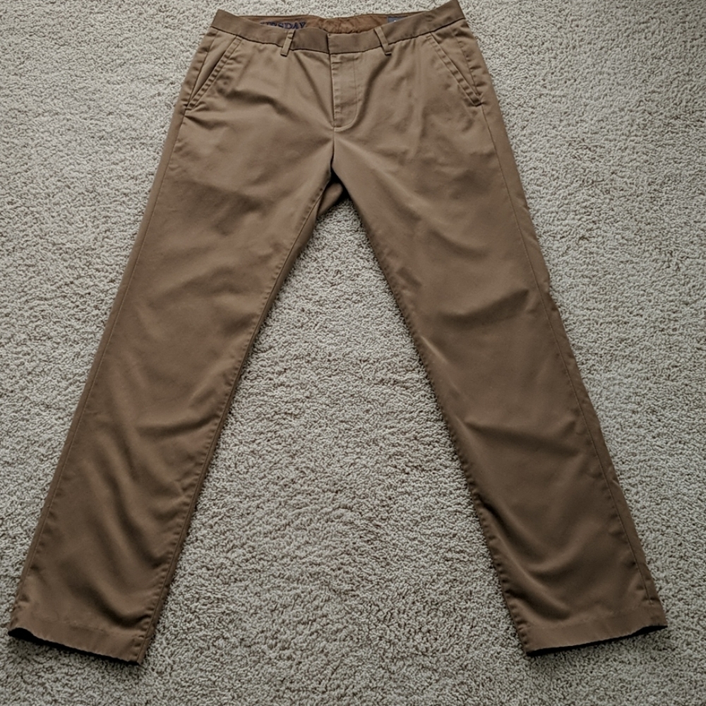 Weekday Warrior Dress Pants